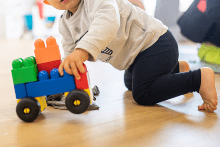 Les Petites Canailles enfant en crèche