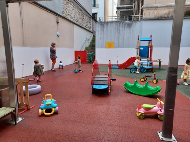 Crèche à Boulogne Billancourt - Boules et Billes