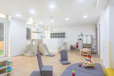 Micro crèche Marseille L'Ile aux anges Dames bilingues